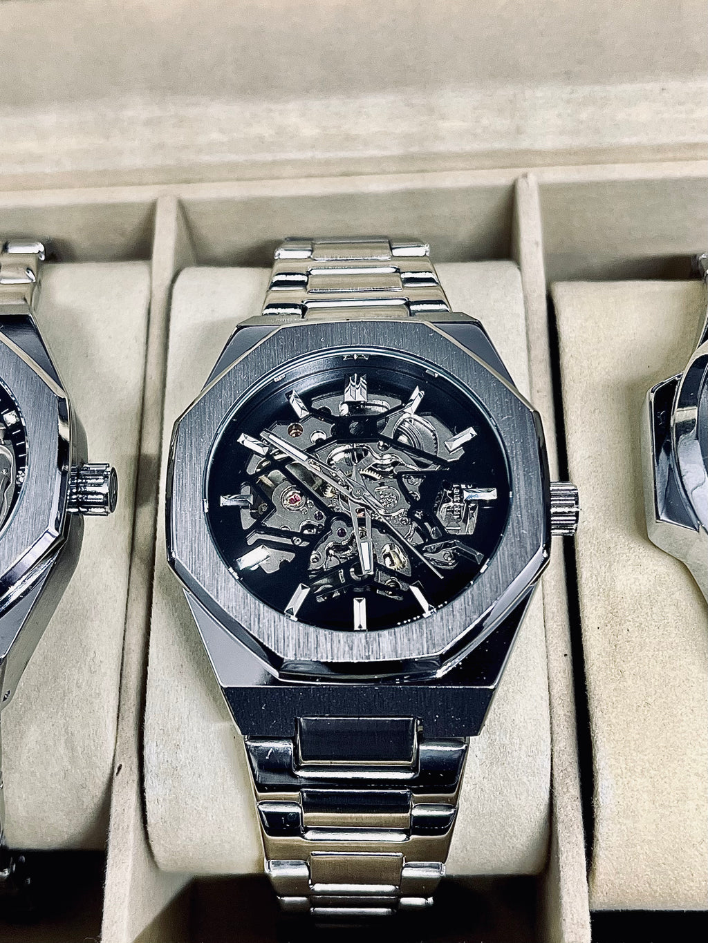 RoyalPulse Spectral Steel – Automatic Silver Skeleton