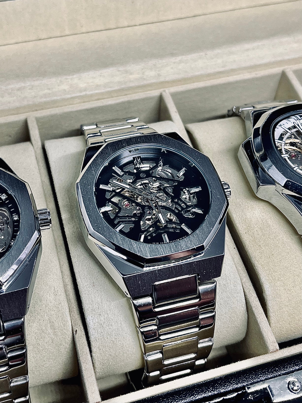 RoyalPulse Spectral Steel – Automatic Silver Skeleton