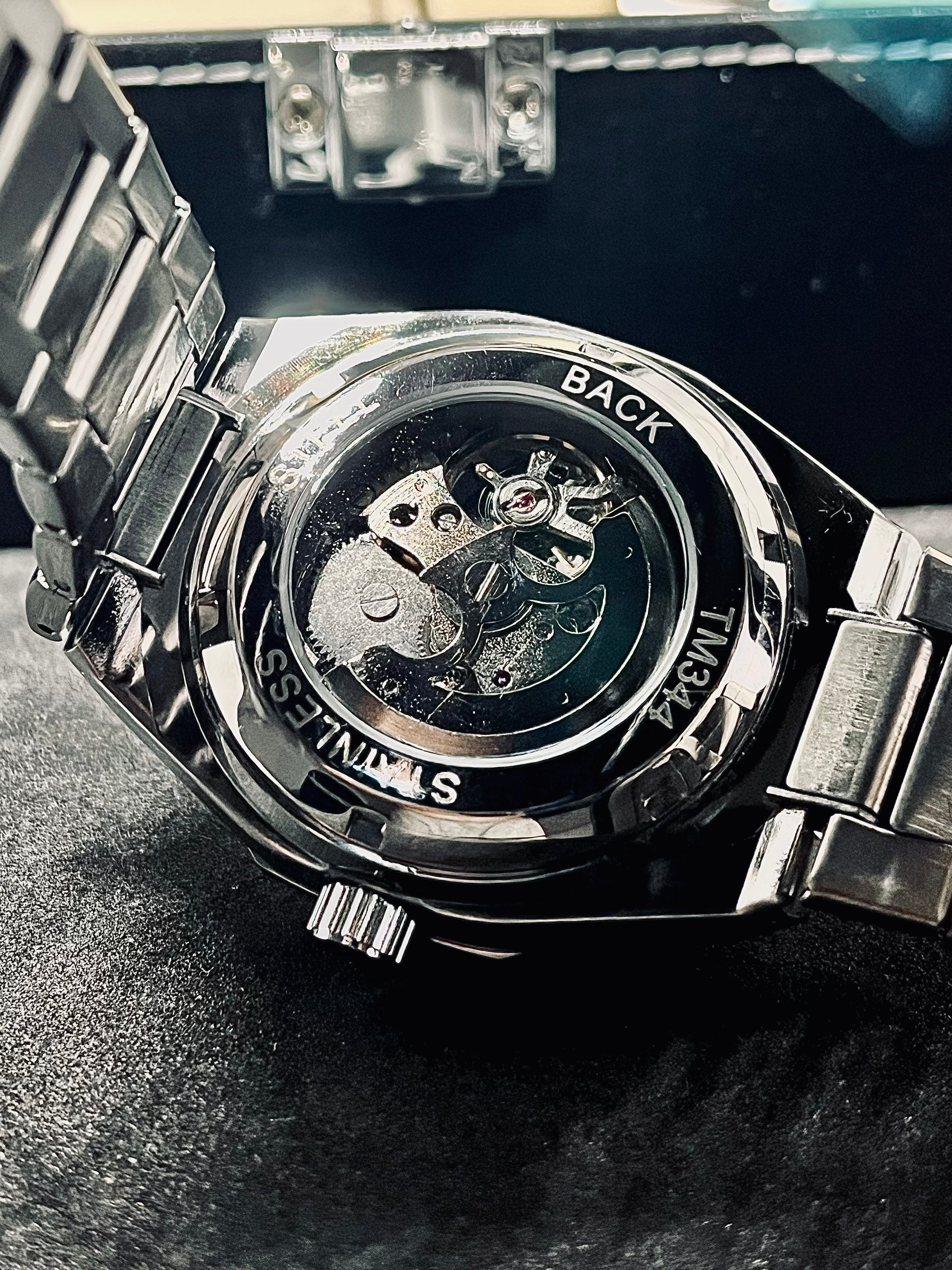 RoyalPulse Spectral Steel – Automatic Silver Skeleton