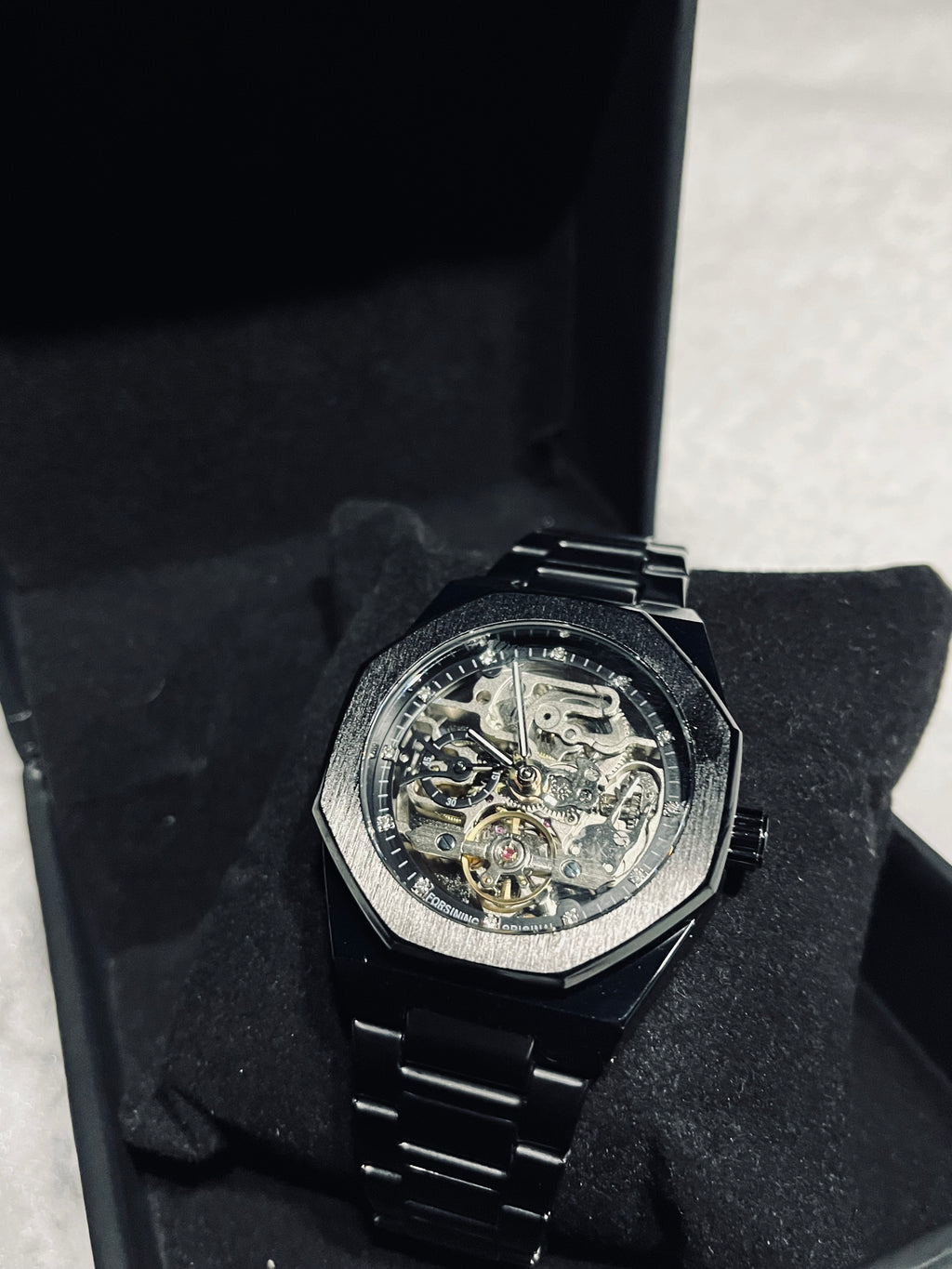 Stylowy męski zegarek automatyczny RoyalPulse Phantom – czarna koperta, skeleton face