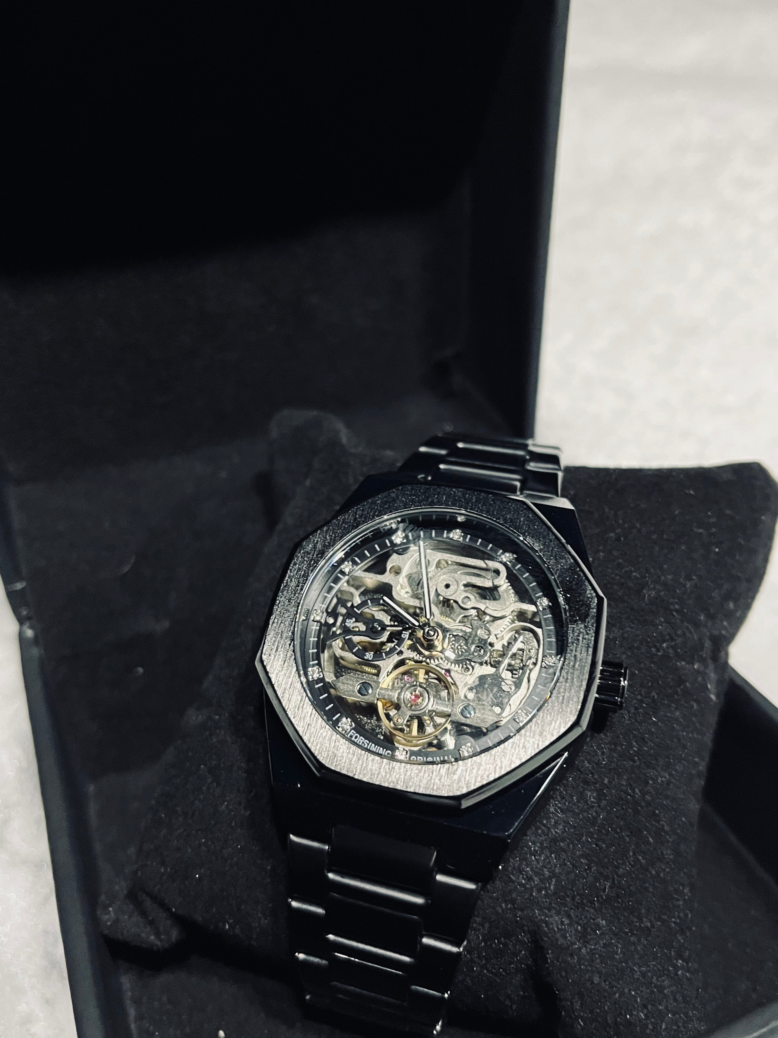 Stylowy męski zegarek automatyczny RoyalPulse Phantom – czarna koperta, skeleton face